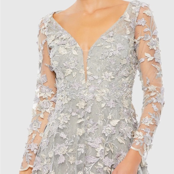✔️#68B/88B BNWT MAC DUGGAL
Floral Applique Long Sleeve Illusion Gown #70224 - Picture 2 of 10